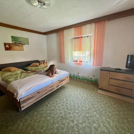 Haus Gruber - Valentina & Gabriel In Der Waldheimat Apartmán